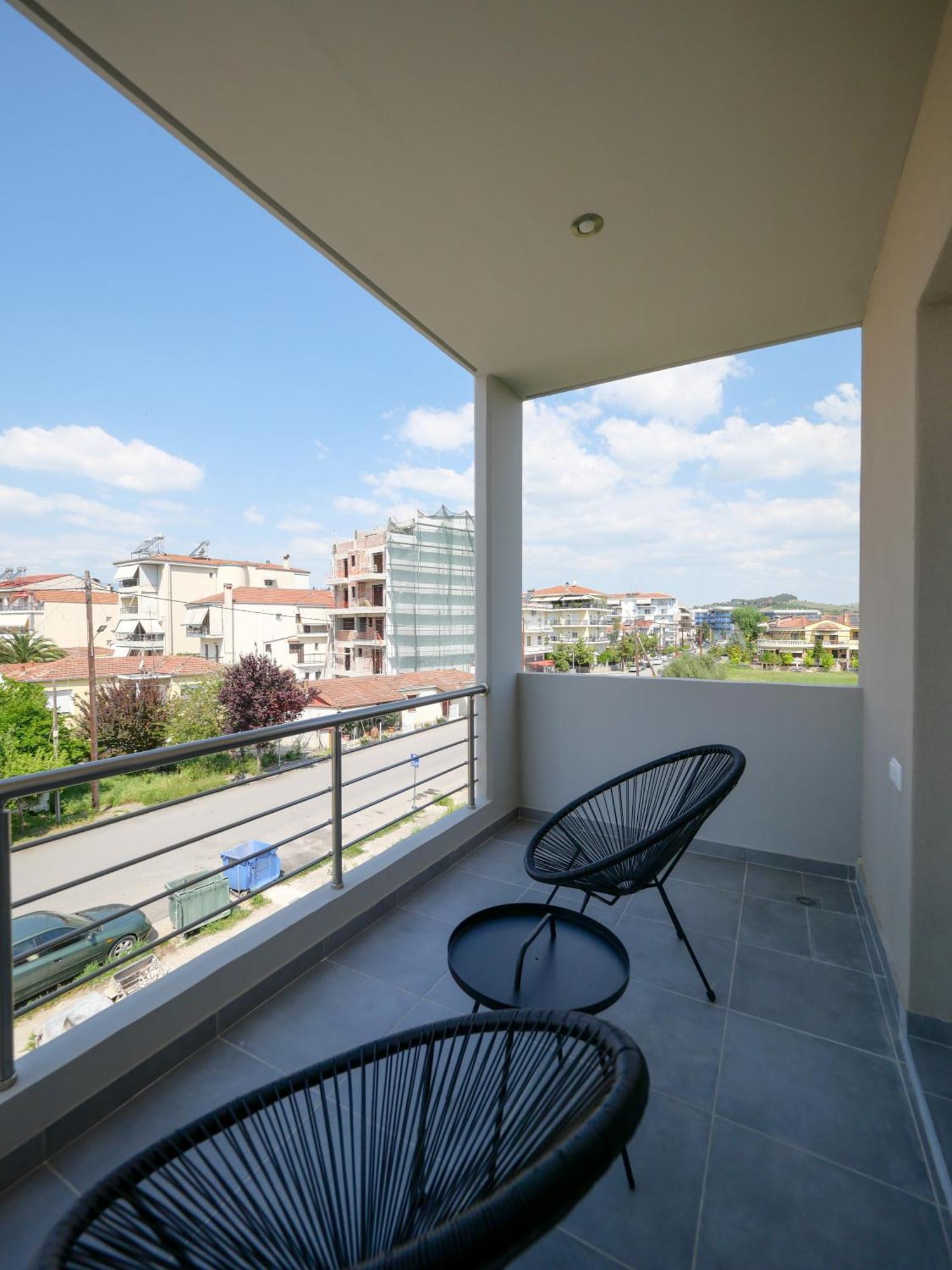 Deluxe Apartment Trikala  Bagian luar foto