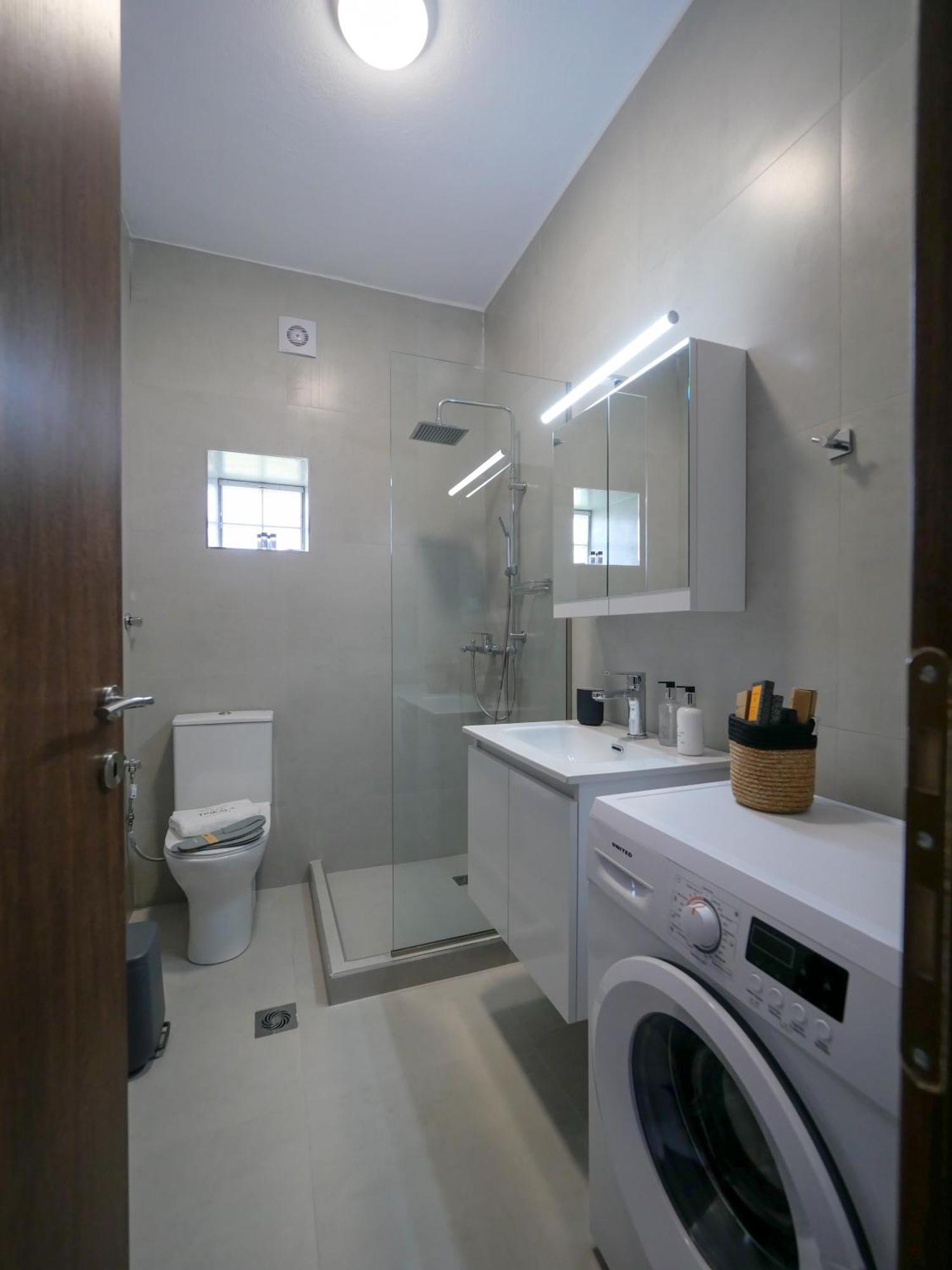 Deluxe Apartment Trikala  Bagian luar foto